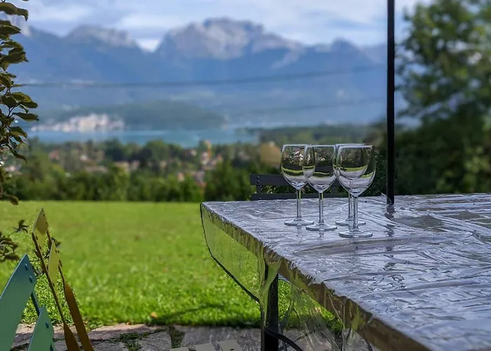 Les Eaux Vives Villa Sévrier