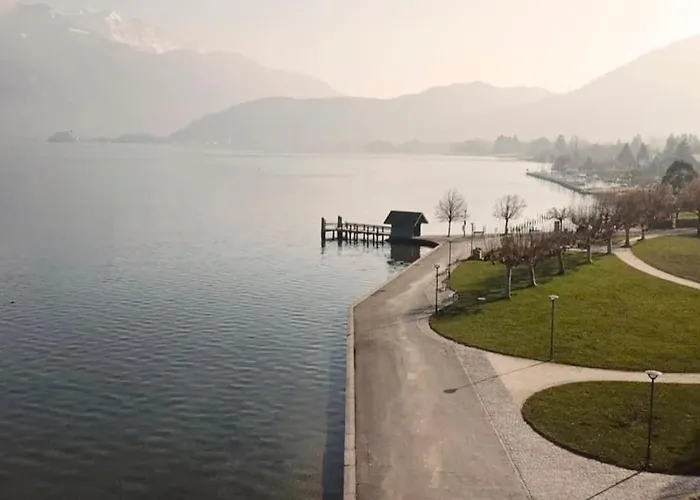 Les Eaux Vives Villa *